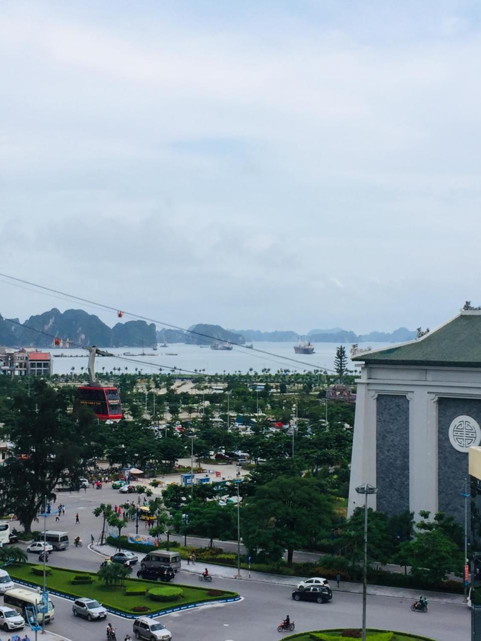 Ivy Hotel Ha Long Exterior photo